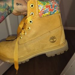 Tims Wildflower Limited Edition Size 8 Womens