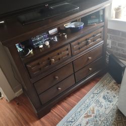 Heavy TV Stand With Drawers 