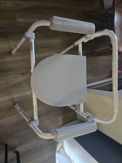 Toilet seat raiser