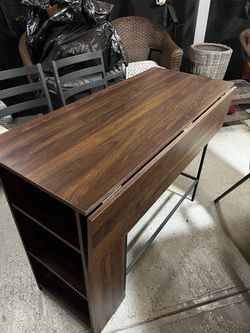 Dining table for 2 / bar