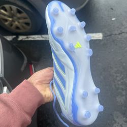 Soccer cleats