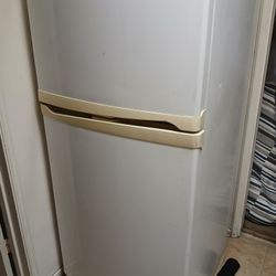 Whirlpool  Refrigerator 