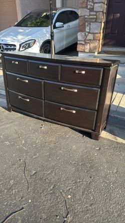 Free dresser