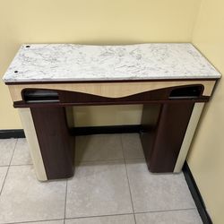 Manicure Table