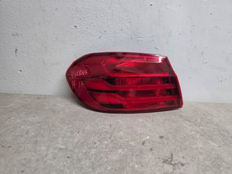 Left tail light m4 f32 f36 f82 4-series 2014 2015 2016 2017 bmw