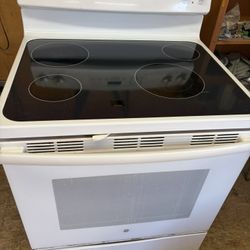 GE Smooth Surface Range 