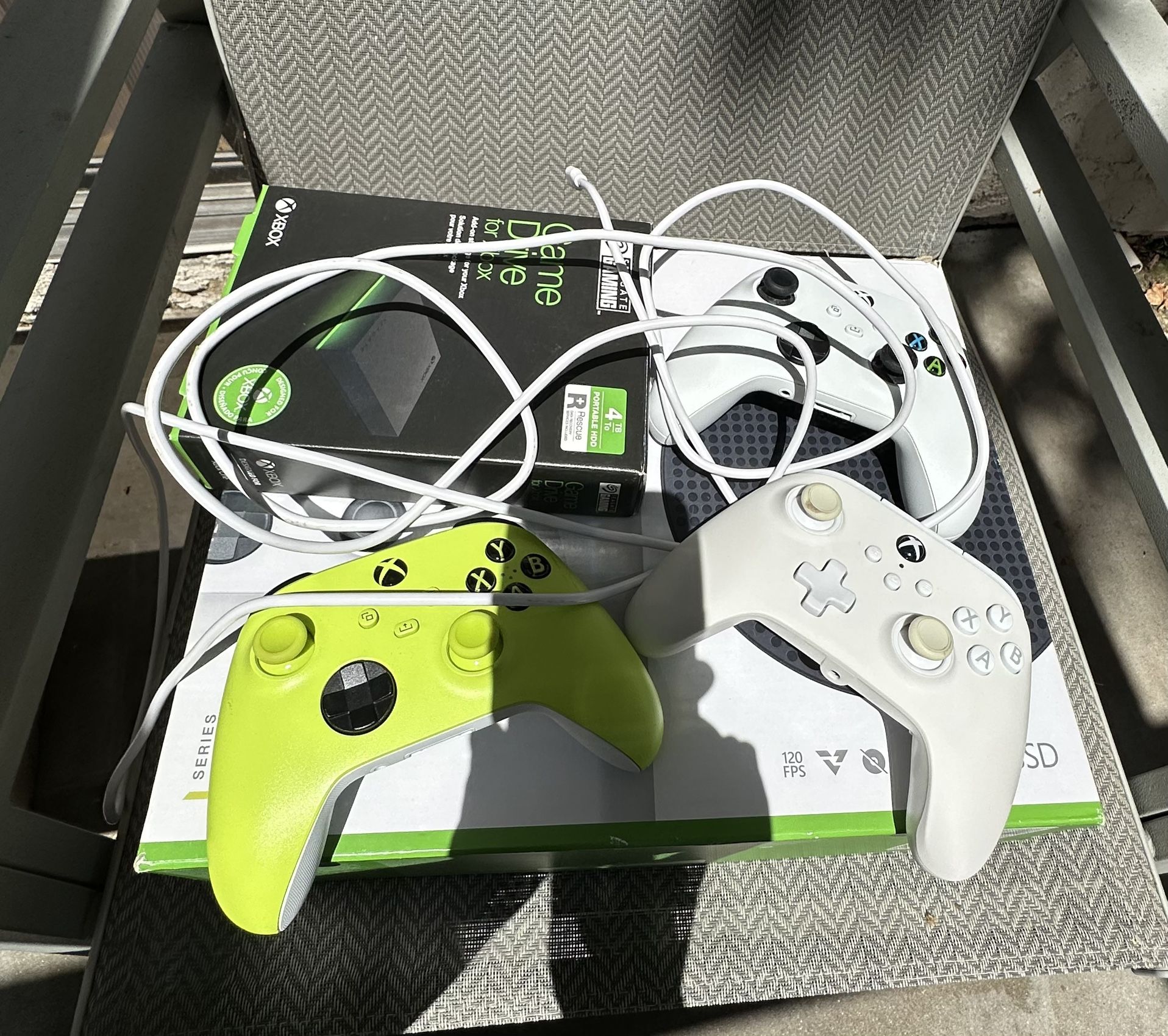 Xbox Series S - 512 SSD - Bundle
