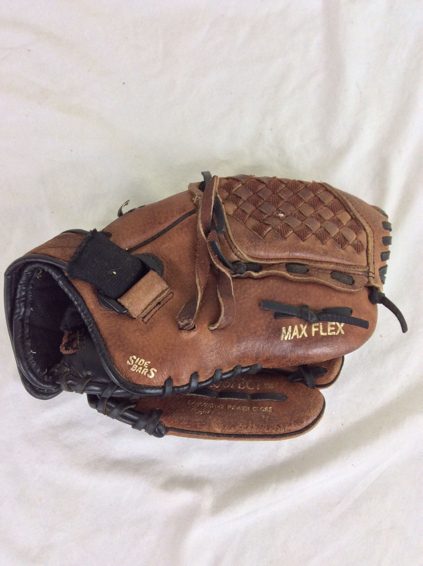 Mizuno Power Close GPP 1100Y-1 11" RHT Youth Baseball Glove