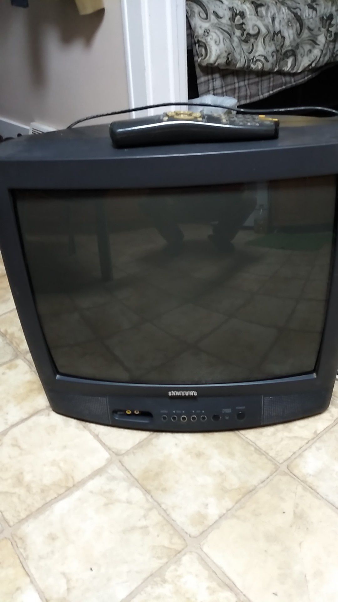 Samsung 25" TV.