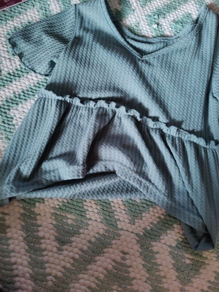 Women's Flutter Sleeve Top