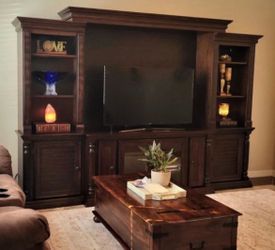 Entertainment center