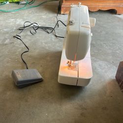 Brother LX 3126 Sewing Machine 