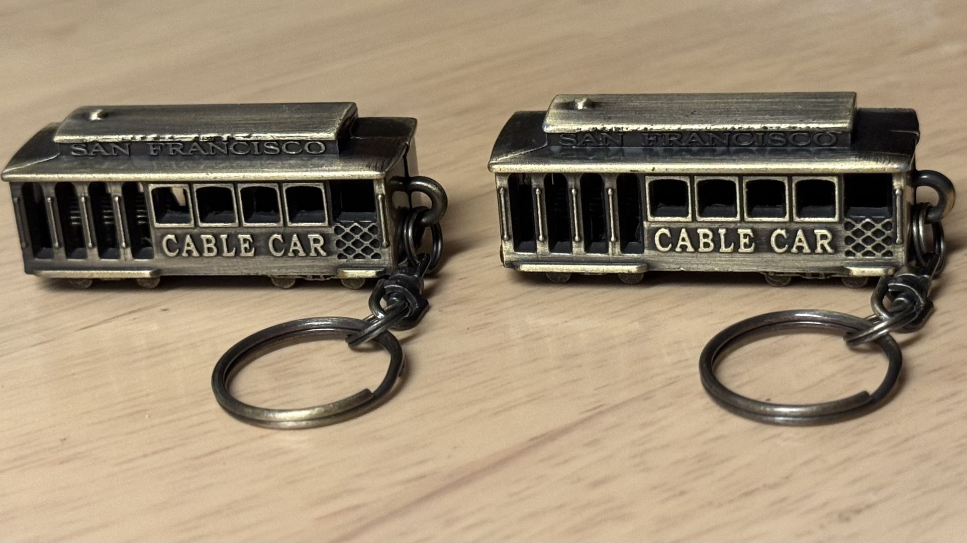 🚋 2 San Francisco Trolleys / Cable Cars Key Chain Rings, Brass (brand new)