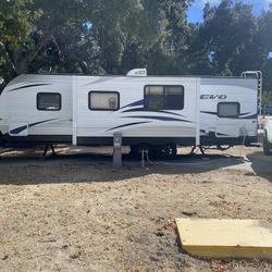 2016 Forest River Evo Model 2850