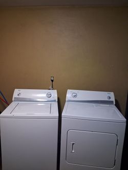 Amana washer and dryer set