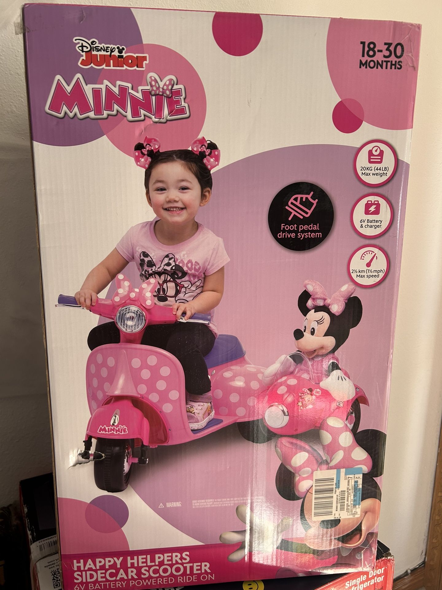 6V Disney Minnie Mouse Happy Helpers Scooter with Sidecar Ride-On Toy by Kid Trax, 1 mph