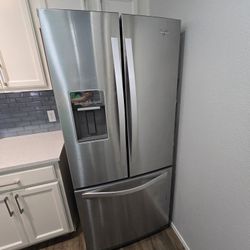 WHIRLPOOL REFRIGERATOR 