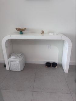 Console entry table