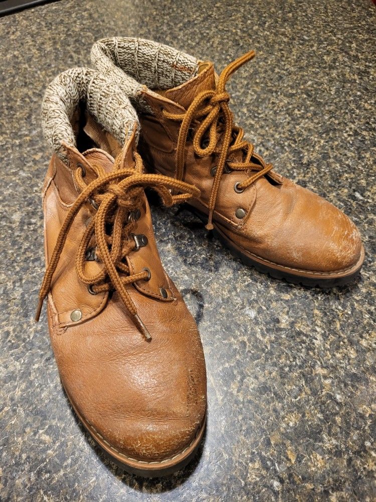 Women size 10 Great Land brown thermal ankle boots