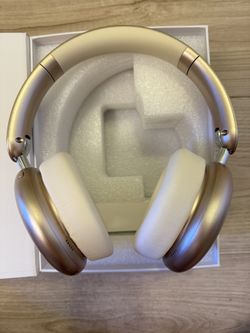 New Wireless  Headphone With Built-in Microphone