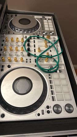 Ddj 1000srt white