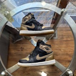 Nike Air Jordan 1 High Og Black Metallic Gold Size 7c And 5c New 