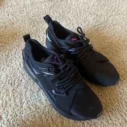 Puma Sneakers in Black