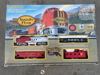Bachmann Santa Fe Flyer HO Scale Electric Train Set
