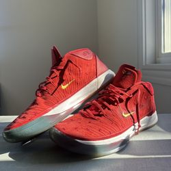 Nike Kobe A.D. Mid Isaiah Thomas PE