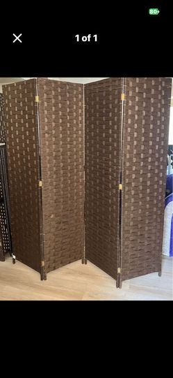 4 PANEL 6’ TALL BROWN FIBER ROOM DIVIDER - NEW