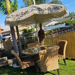 Veneman Collection Patio Set/Outdoor Dining Set With Umbrella/Outdoor Furniture/Cash Only 