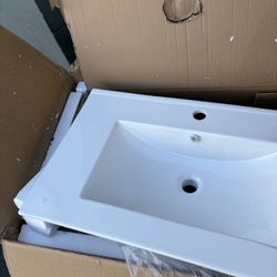 28x15 vanity top white new in box many available 75E-1 $40