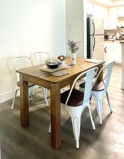 Dining Set 4 Chairs + 1 Table
