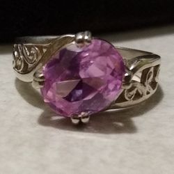 Very Pretty 😍 New In Box Size 5 1/4 Genuine Pink Sapphire Ring! 💗💍