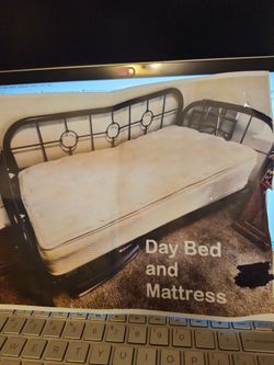 Twin size daybed and mattress