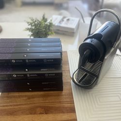 Nespresso Type D60 Pixie Coffee Espresso Compact Machine Coffee Maker + 22 9-Pack Decaf Nespresso Arpeggio Decaffinato Pods. Excellent Clean Condition