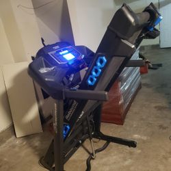 Nautilus T616 Folding Treadmill 