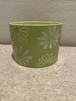 NEW Green Etched Daisy Floral Planter