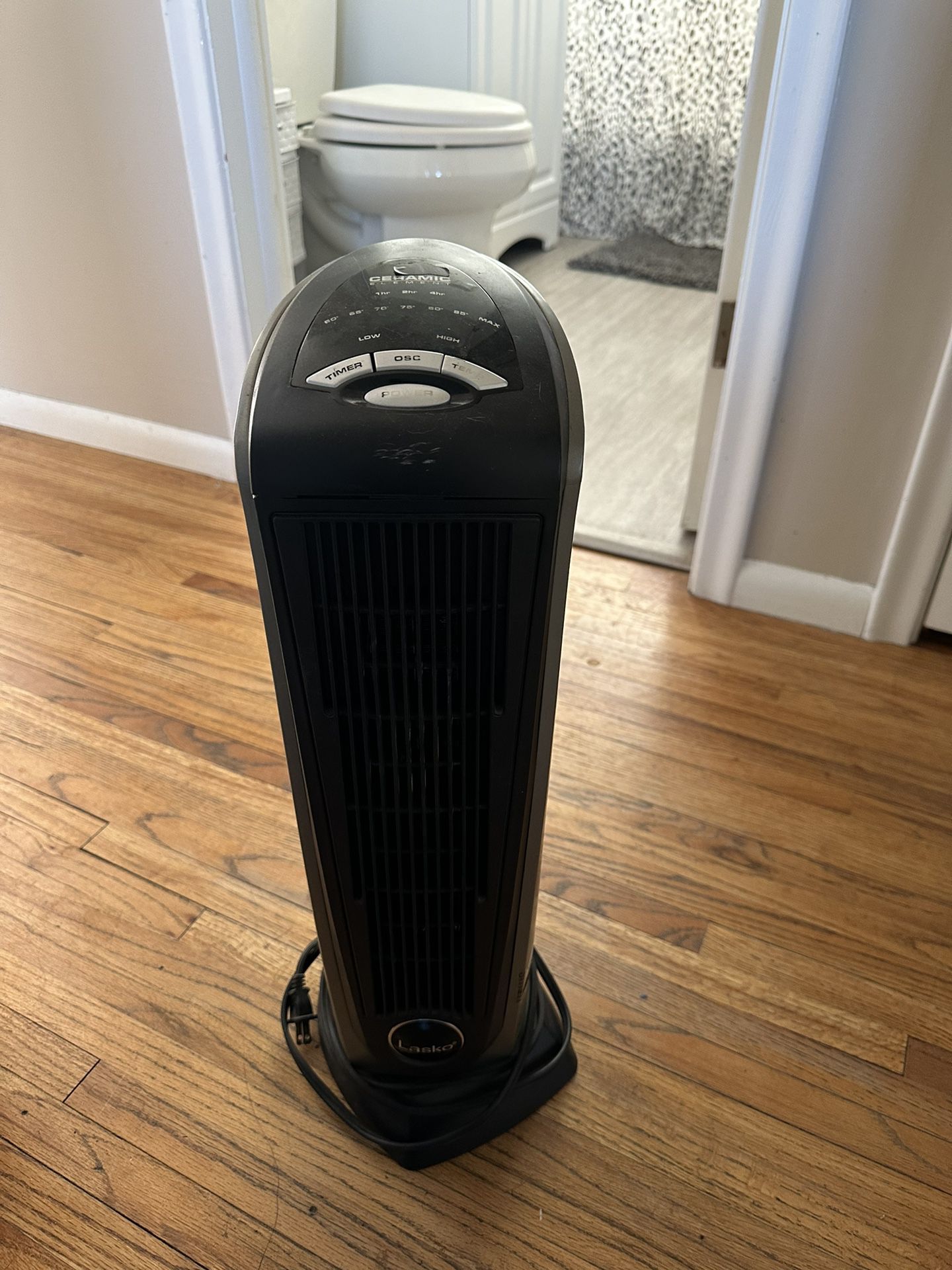 Lasko CT22(contact info removed)W Electric Oscillating Ceramic Tower Space Heater with Remote, Black
