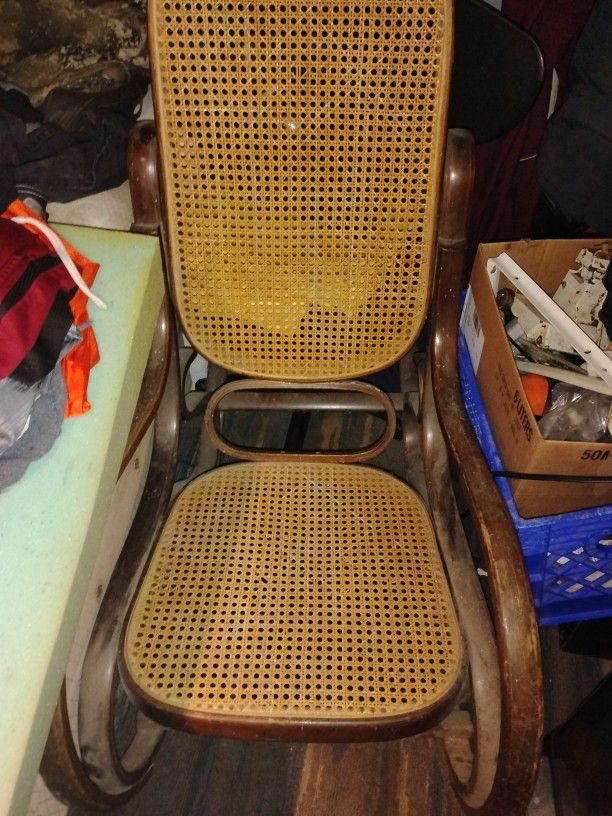 OLD ROCKING CHAIR