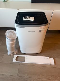 Frigidaire FHPW122AC1 Wi-Fi  (12,000 BTU Portable Like New W  Remote control