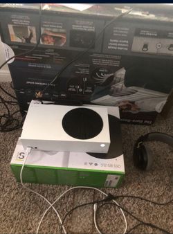 2 Xbox. Series Xs