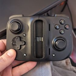 Backbone USB C , CELL PHONE VIDEO GAME CONTROLLER