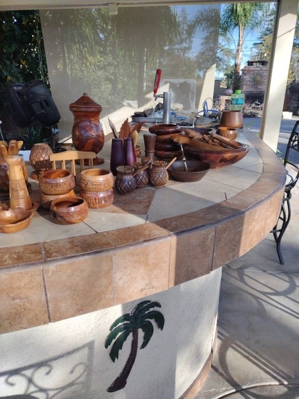 Hand Curving Crafts Different Shapes Over 100 Pieces