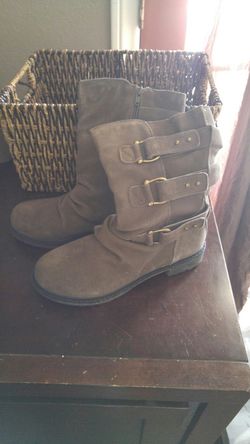 Brand new size 7 boot