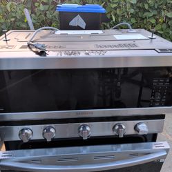 Samsung Slim over oven microwave