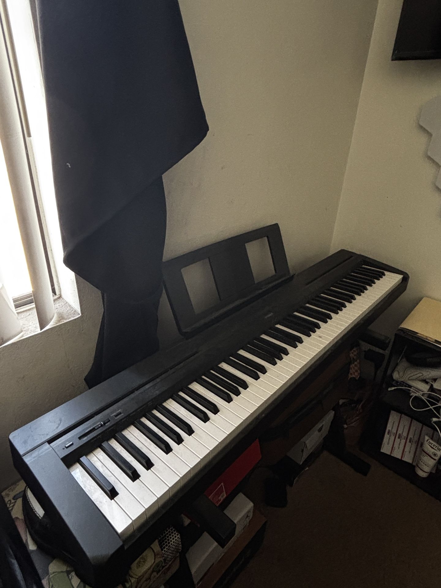 YAMAHA P71 88-Key Weighted Action Digital piano
