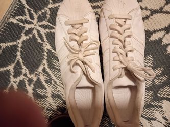 Adidas original Superstar triple White Snickers with shell toe