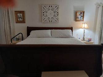 King size sleigh bed