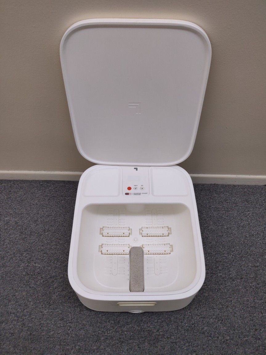 New Sharper Image Massaging Footbath Foot Massager